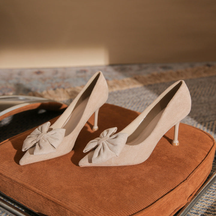 pointed-toe pumps with oversized bow – ADELLEXU