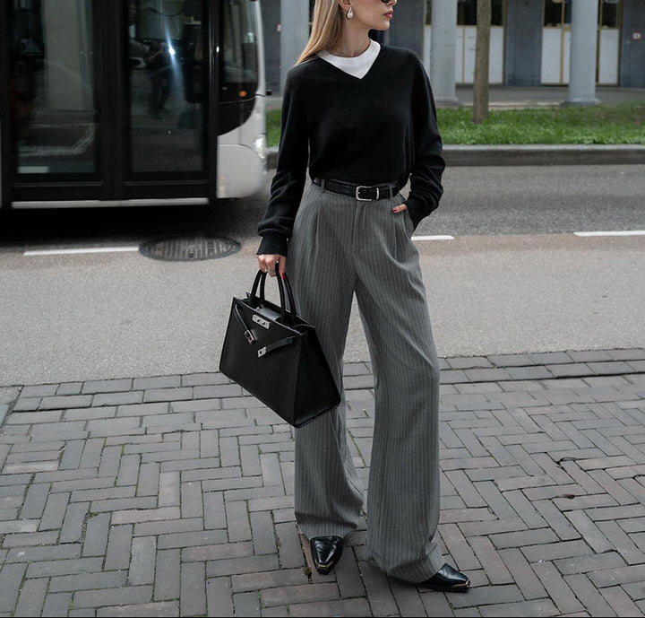 بدلة مصممة خصيصًا بأزرار ذهبية – مارون