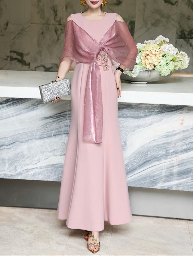 فستان مفتوح من الأمام بكتف مكشوف مع لفافة مزخرفة – روزابيلا