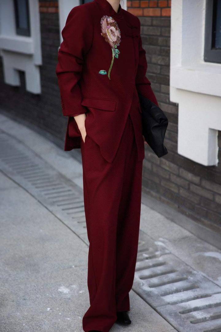 سترة سوداء مصممة بتطريز زهور بالترتر – أرليت