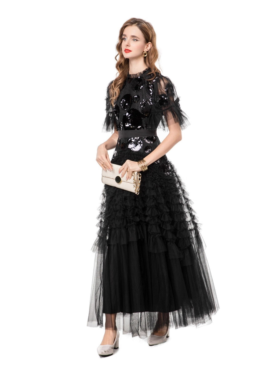 فستان من التول مطرز بالترتر مع تنورة بكشكشة متعددة الطبقات – سيليست