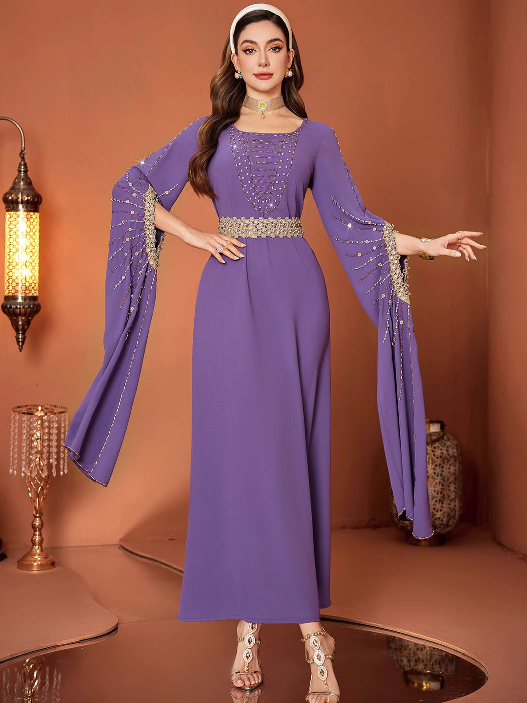 op maat gemaakte flare-pak met satijnen pofmouwen – VALENCIA 