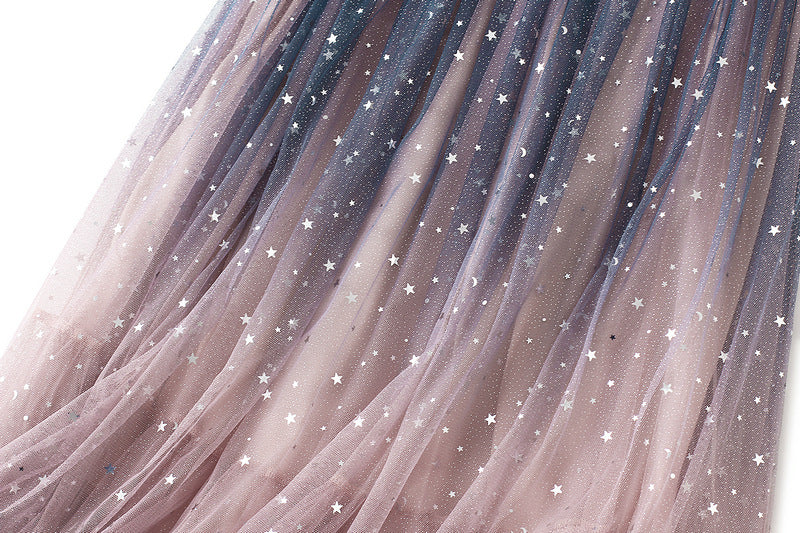 تنورة ميدي من التول بألوان متدرجة مع تطريزات النجوم – لوناريا