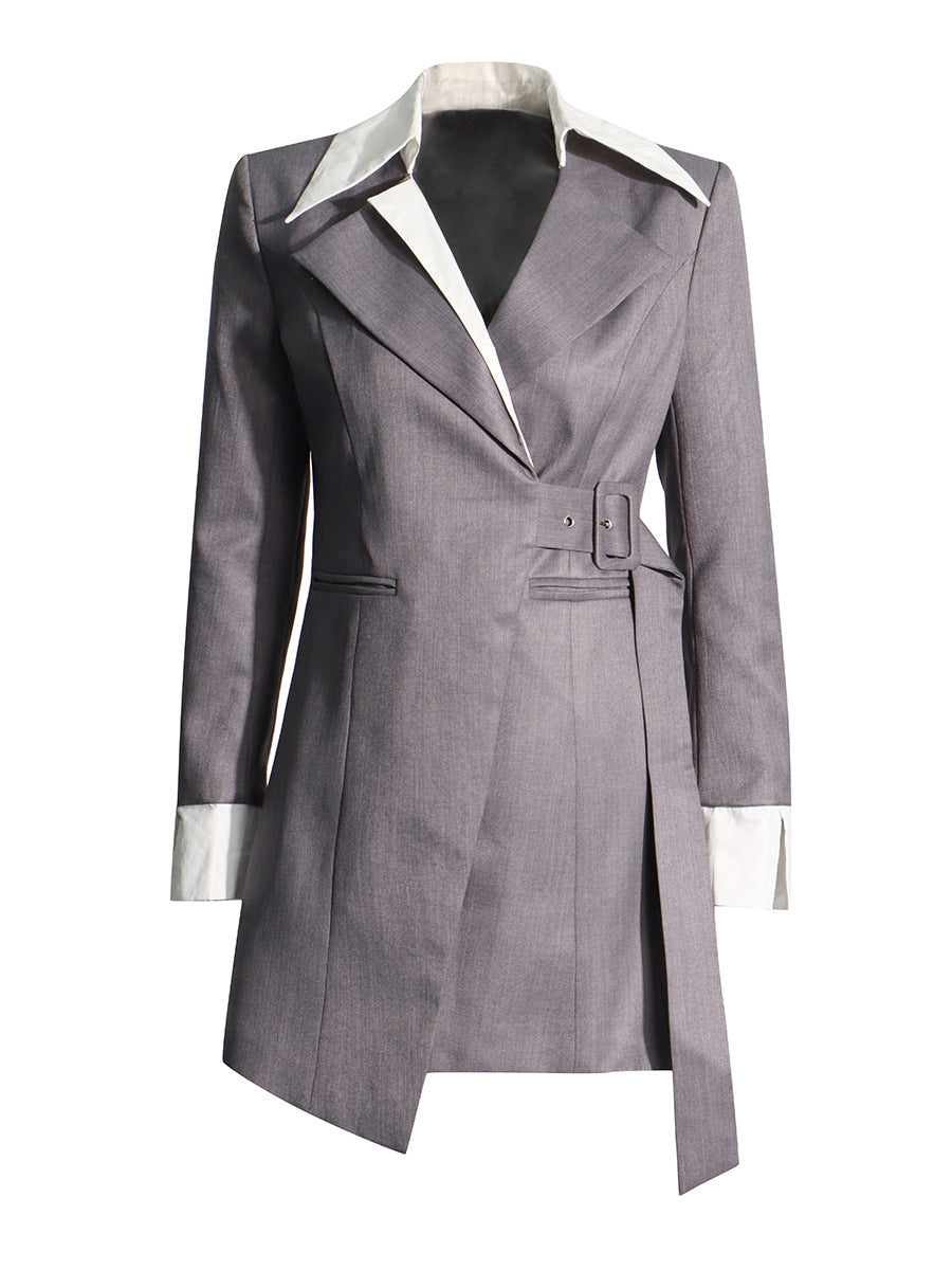 سترة مصممة بشكل غير متماثل مع ياقة متباينة – فيستا