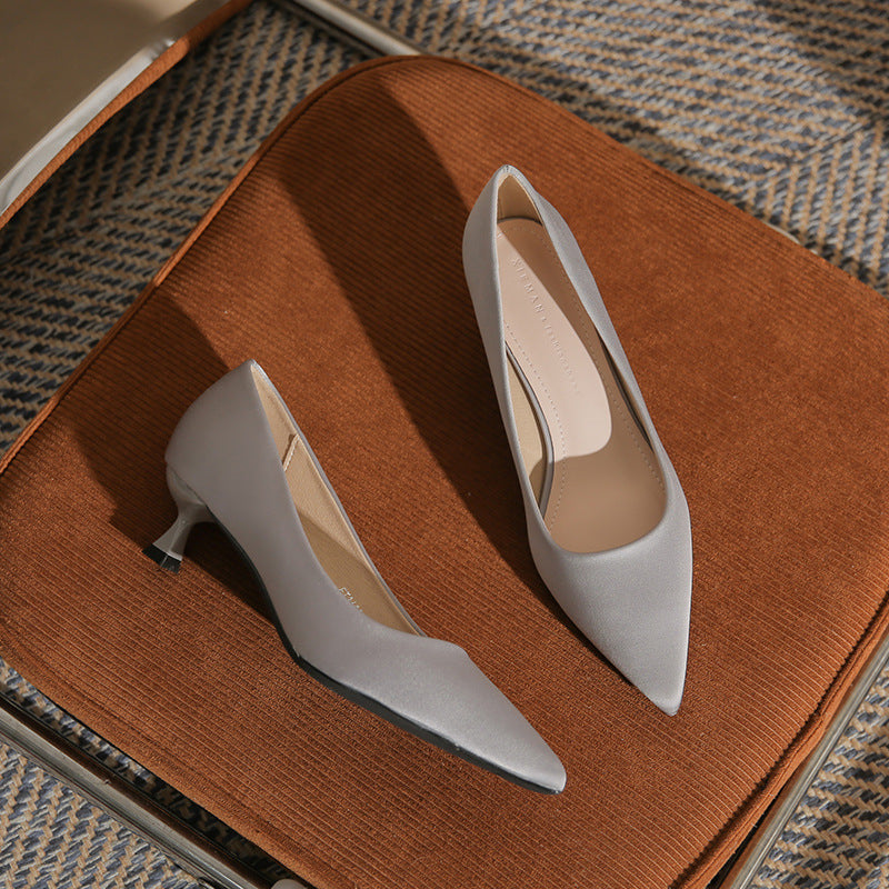 pointed-toe pumps with flared kitten heel – SERENALI