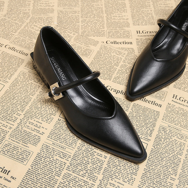 حذاء مسطح بمقدمة مدببة وحزام بإبزيم – ليكسيوني