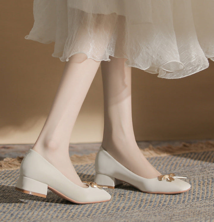 square-toe low block heels with bow detail – ALLEGRATU