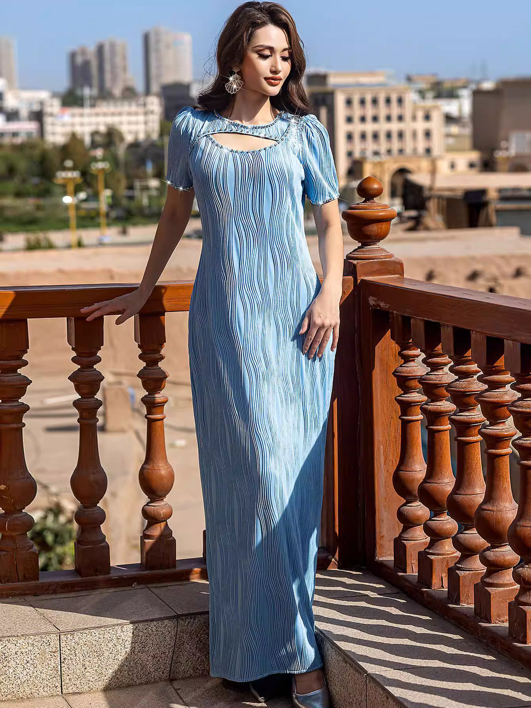 فستان ماكسي ضيق بفتحة رقبة وأكمام قصيرة - بيرل