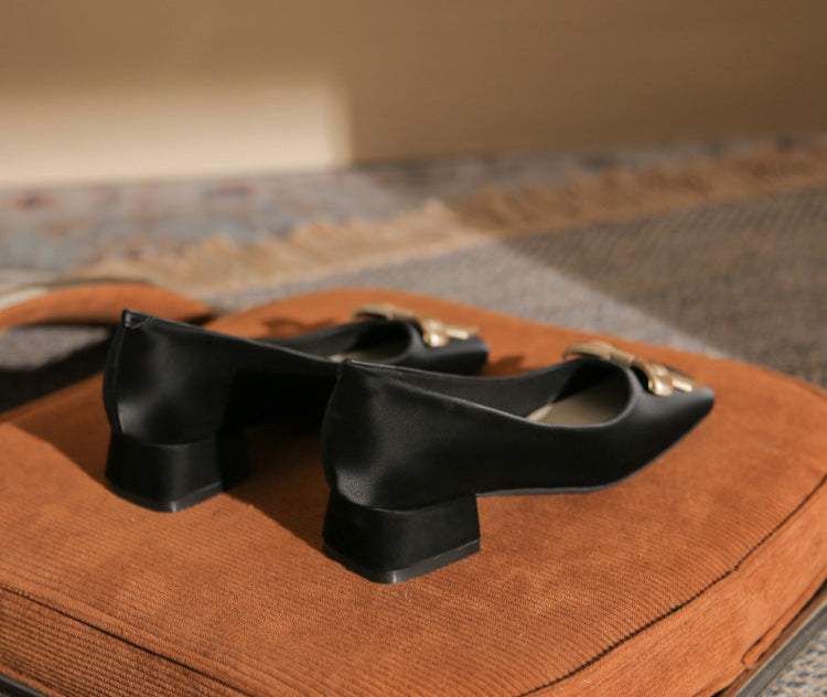 square-toe low block heels with bow detail – ALLEGRATU