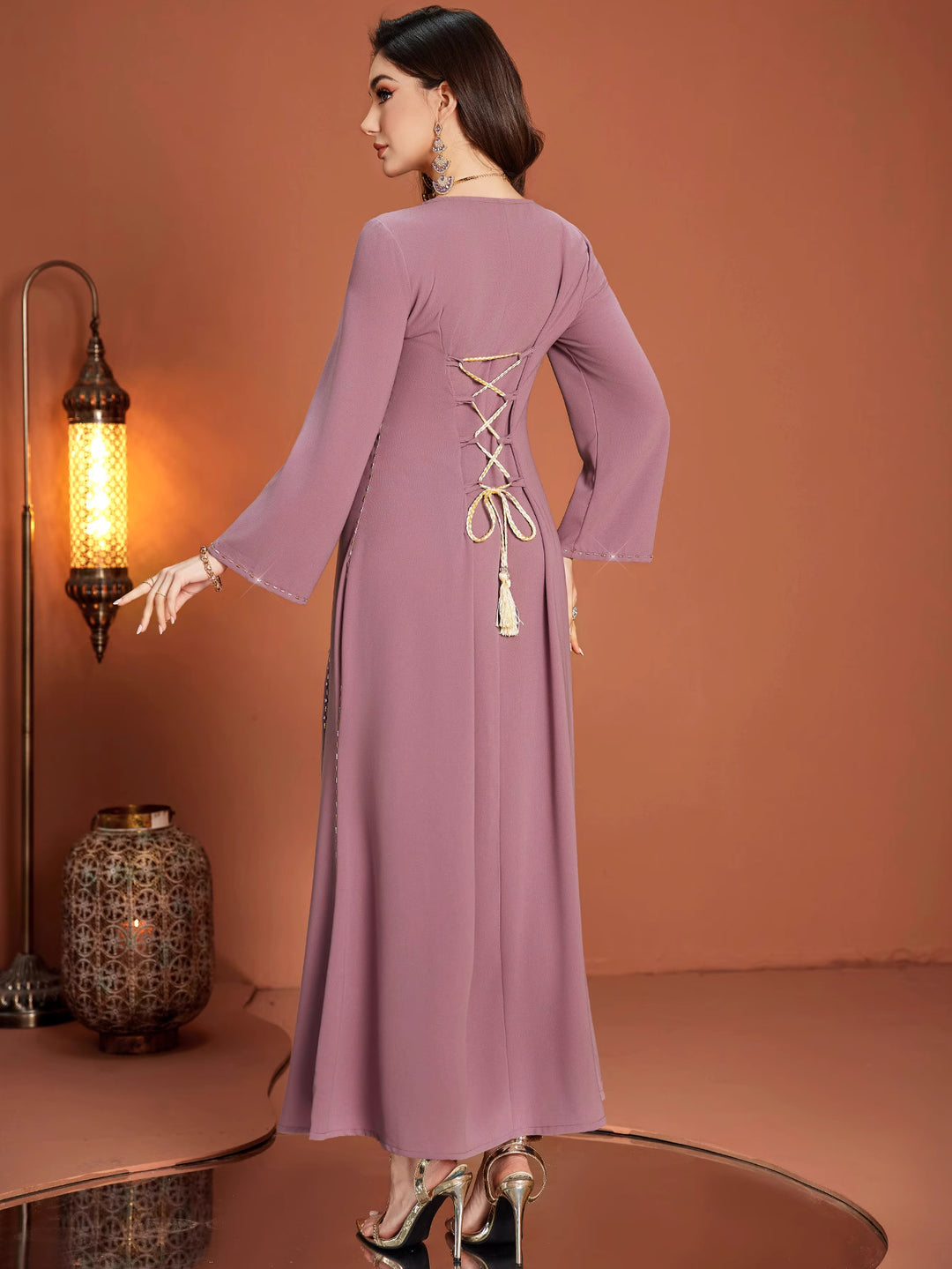 op maat gemaakte flare-pak met satijnen pofmouwen – VALENCIA 