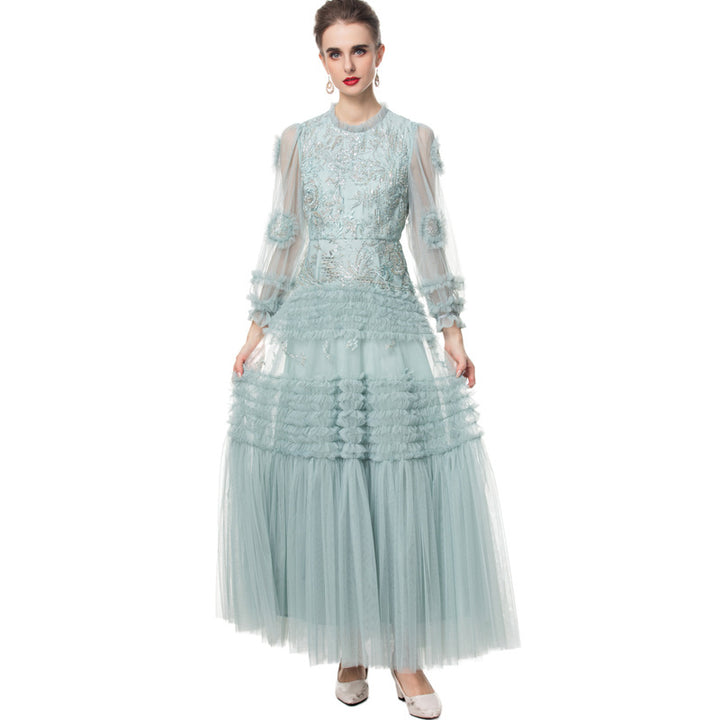 فستان من التول المطرز مع تنورة بكشكشة متعددة الطبقات – الصفاء