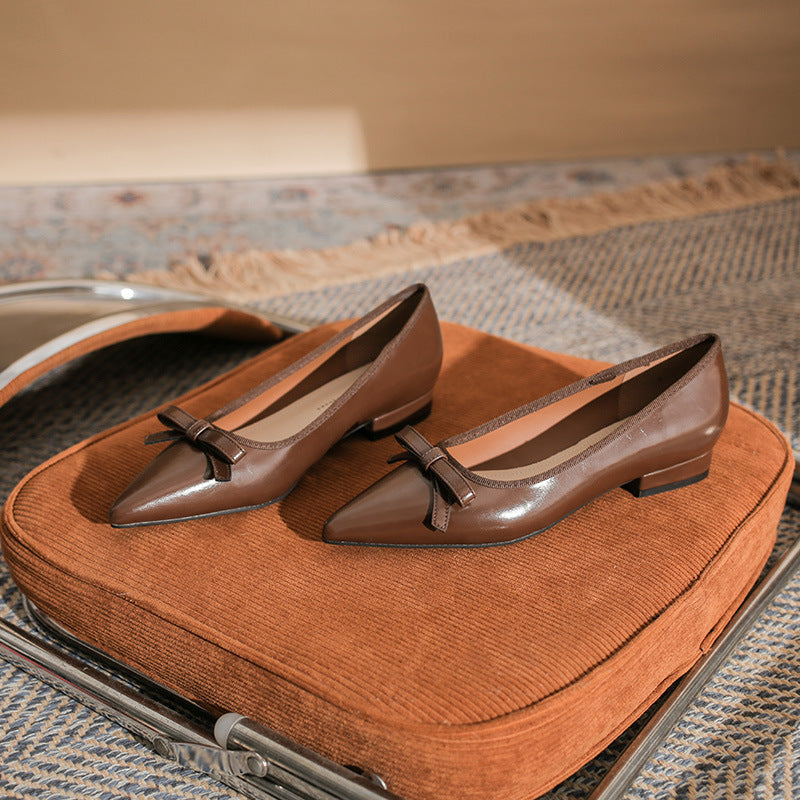 حذاء مسطح مدبب بتفاصيل فيونكة – مايرو