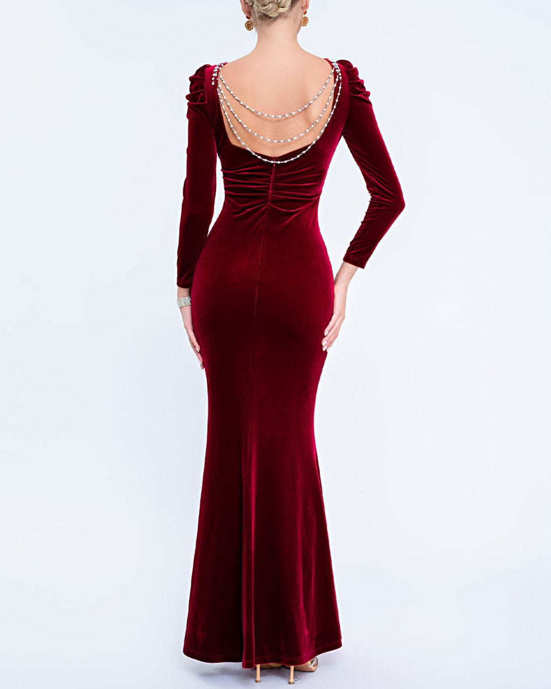 فستان مخملي بأكمام طويلة ورقبة مزينة – مارسيلان