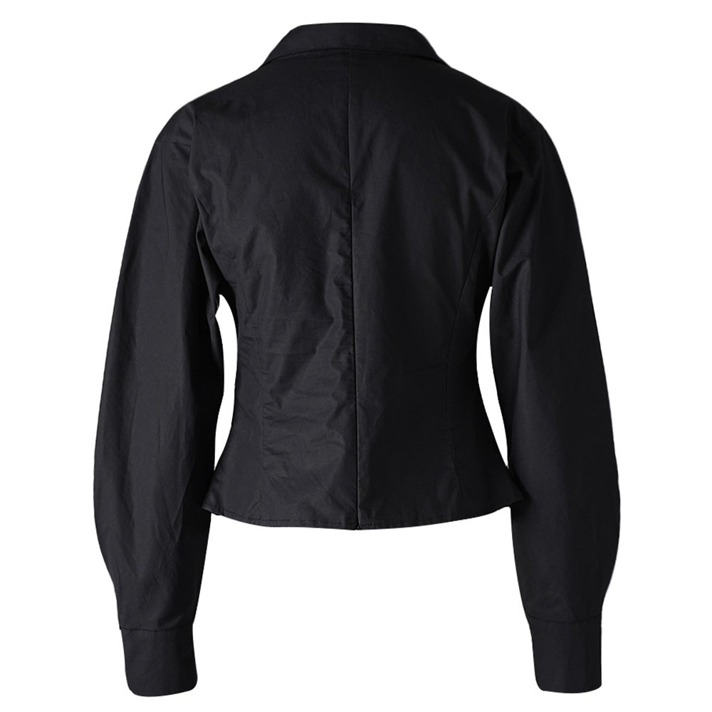 بلوزة ملفوفة بياقة على شكل حرف V وخصر محدد – نويرا