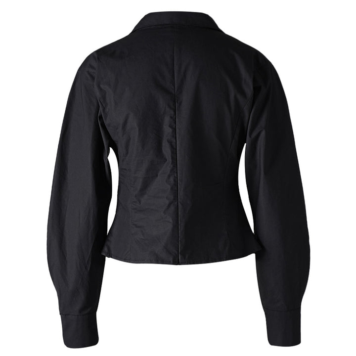 بلوزة ملفوفة بياقة على شكل حرف V وخصر محدد – نويرا