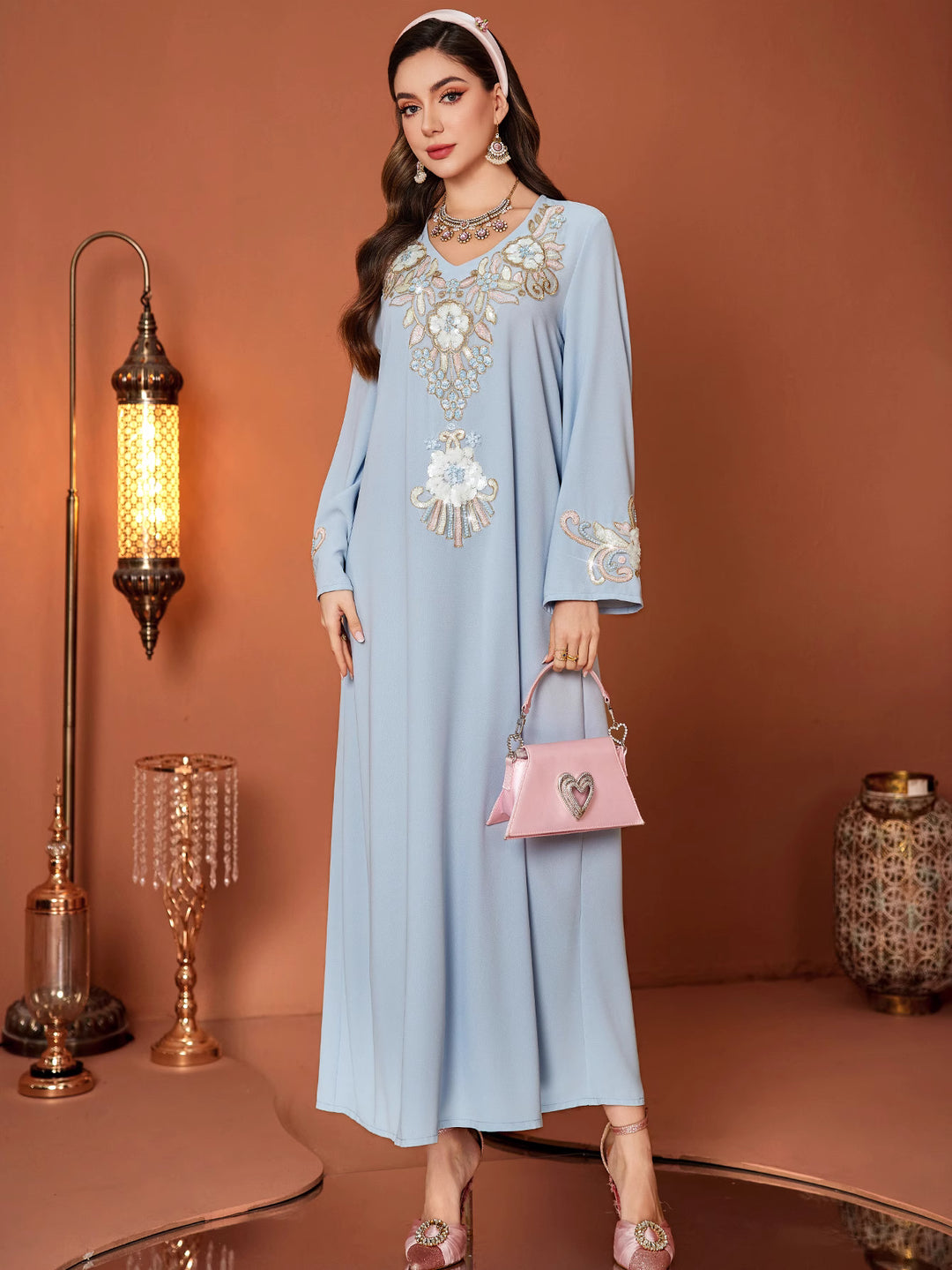 op maat gemaakte flare-pak met satijnen pofmouwen – VALENCIA 