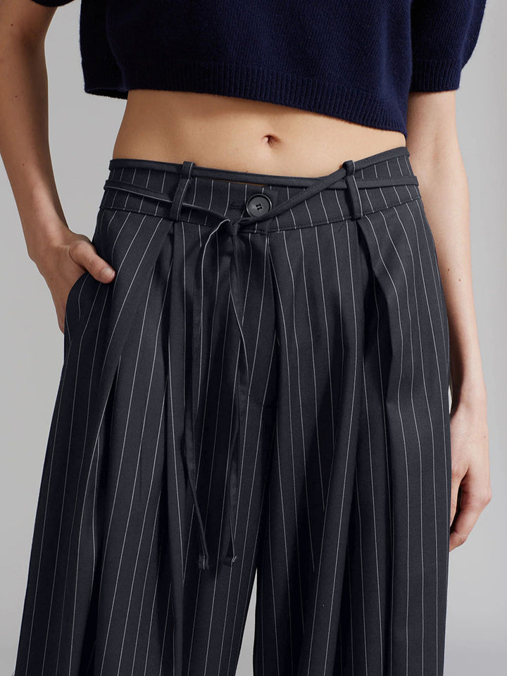 wide-leg pinstripe pants with front pleats – NOIR