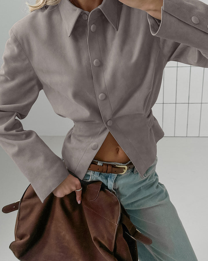 بدلة مصممة خصيصًا بأزرار ذهبية – مارون