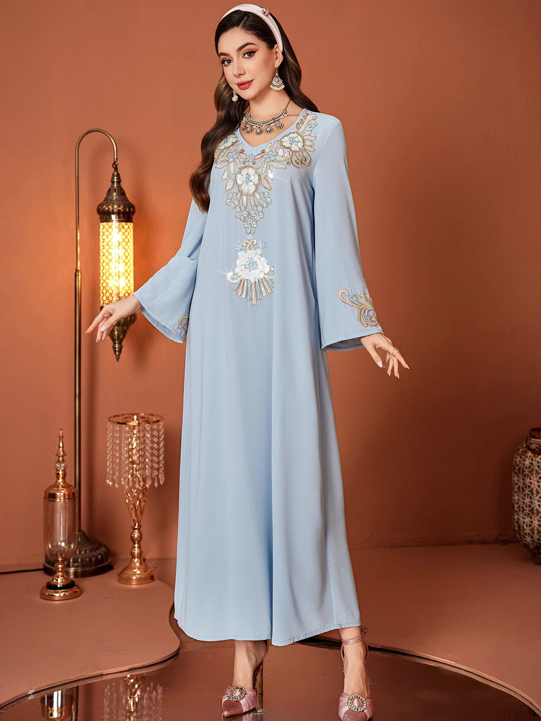 op maat gemaakte flare-pak met satijnen pofmouwen – VALENCIA 