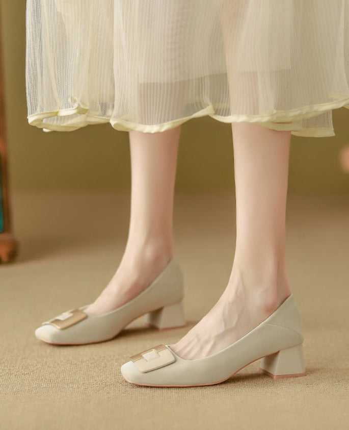 block heel pumps with square buckle detail – CLARATO