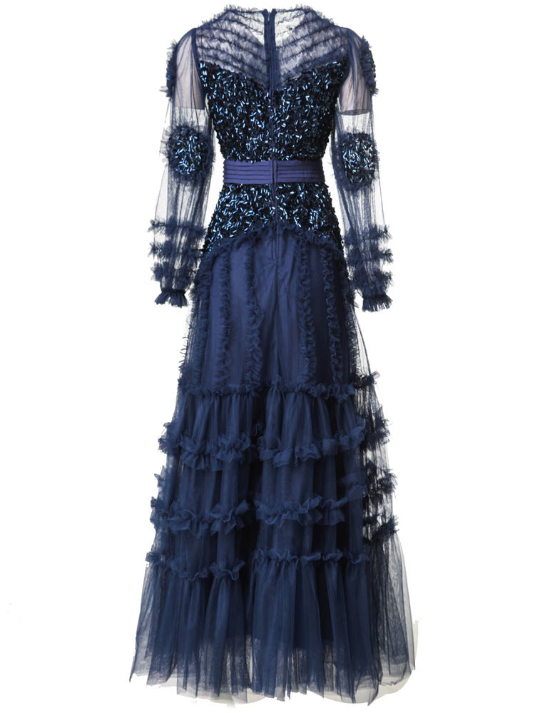 短袖中长连衣裙，配有3D花卉贴花 - BLOOMIQ 