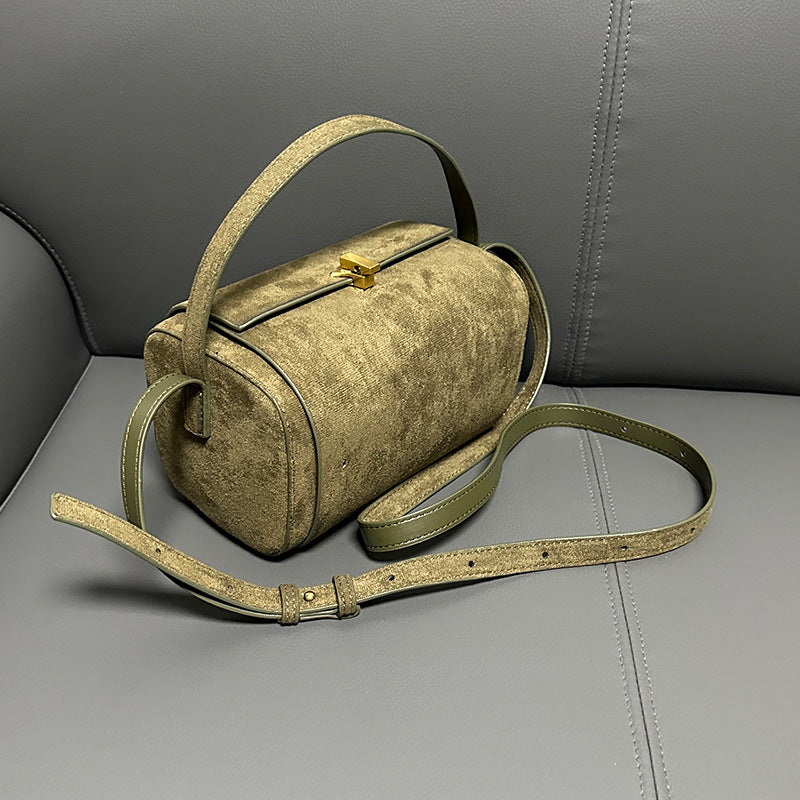 geweven rieten draagtas met dubbele leren handvatten – LÉONIE 