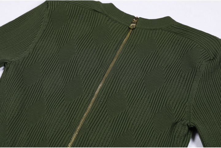 فستان متوسط ​​الطول محبوك بأكمام قصيرة وأزرار ذهبية – أورارلي