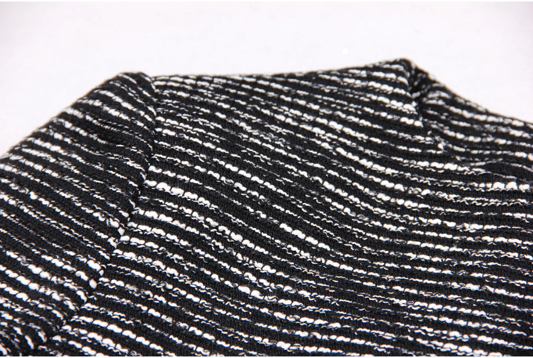 فستان قصير من التويد بأكمام طويلة وحافة مزينة بشراشيب – أديليزو