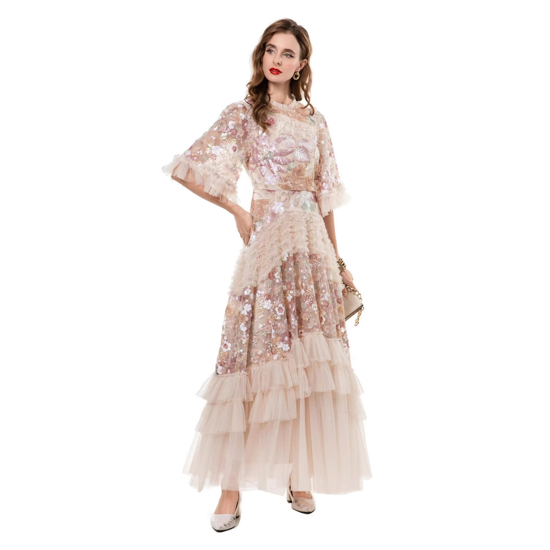 فستان من التول مطرز بالترتر مع تنورة بكشكشة متعددة الطبقات – لوميارا