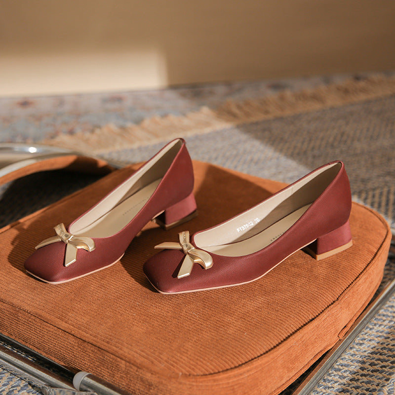 square-toe low block heels with bow detail – ALLEGRATU