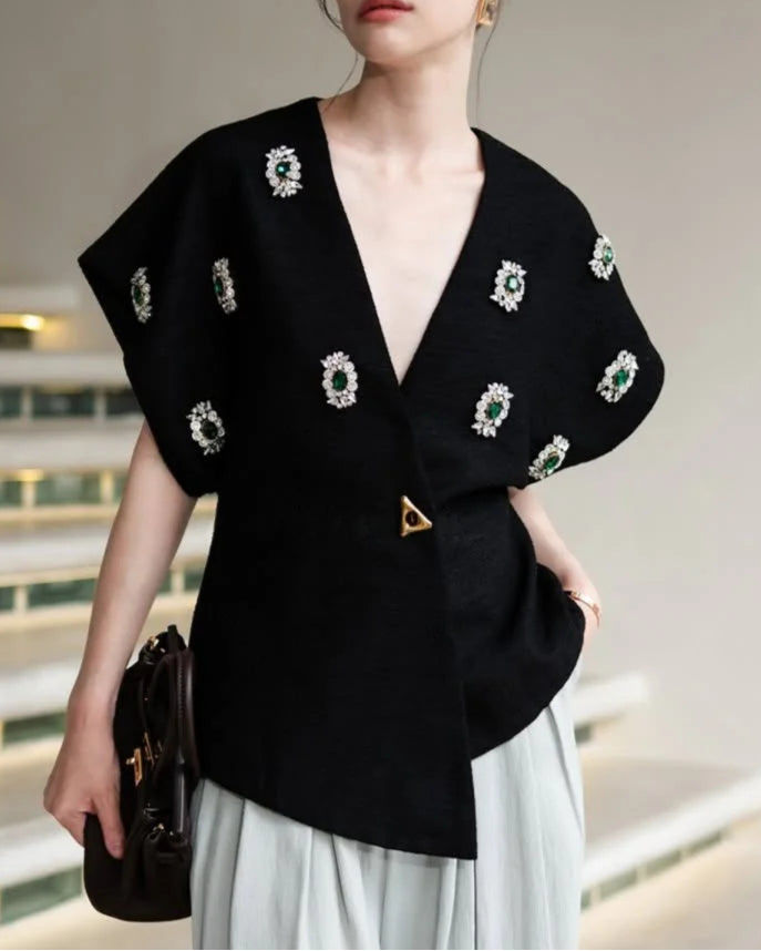 بلوزة ملفوفة بأكمام قصيرة مزينة بالكريستال – نوفالوي