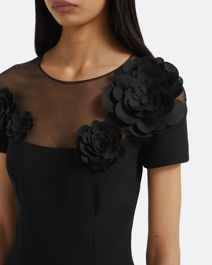 فستان شفاف مع تطريز زهور ثلاثي الأبعاد – فيسبر