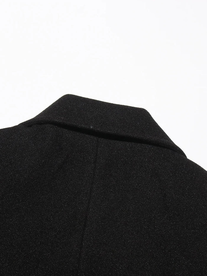 بليزر أنيق ذو تصميم محكم وتفاصيل بسحاب مع قصة مصممة بدقة - بوميفا