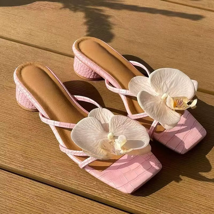 square-toe sandal with orchid flower detail – ORCHIDÉEZU