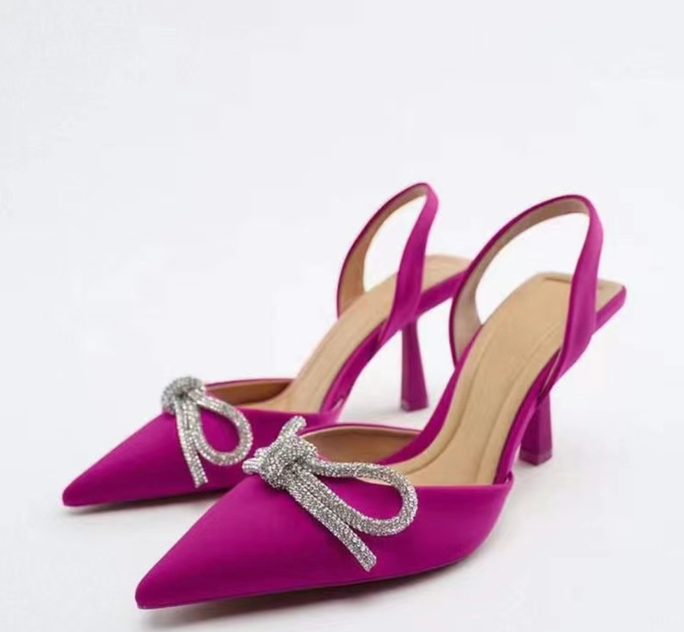 Pointed Shoe with Rhinestone bow