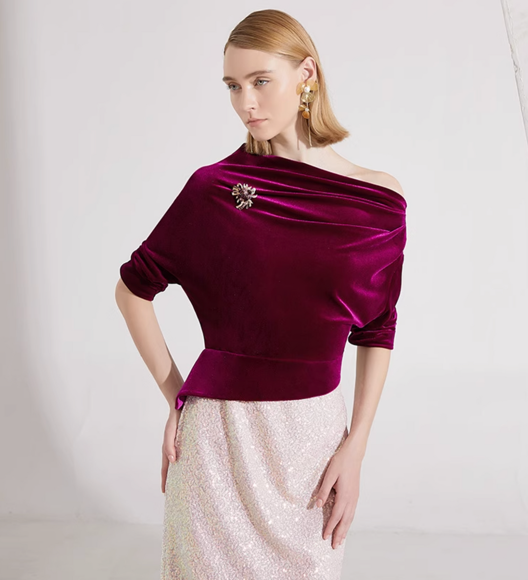 定制喇叭套装，配缎面泡泡袖 - VALENCIA 