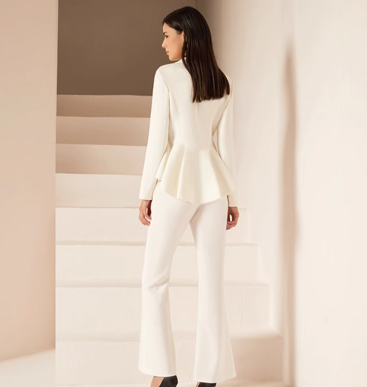 بدلة واسعة مصممة بأكمام منتفخة من الساتان - فالنسيا 