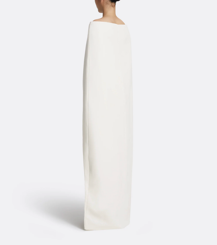 فستان بكتف مكشوف مع عباءة منحوتة – سيليستي