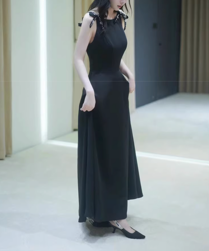 فستان واسع بدون أكمام مع أشرطة مزينة على شكل فيونكة – ديلييان