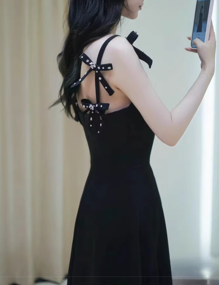 فستان واسع بدون أكمام مع أشرطة مزينة على شكل فيونكة – ديلييان