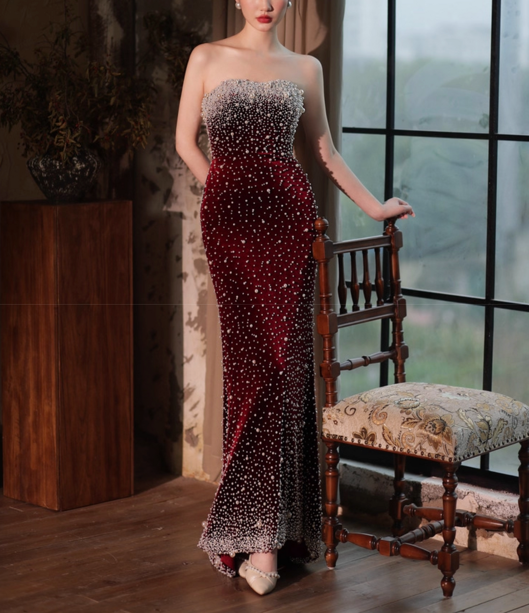 strapless velvet gown with pearl embellishment – RUBINA