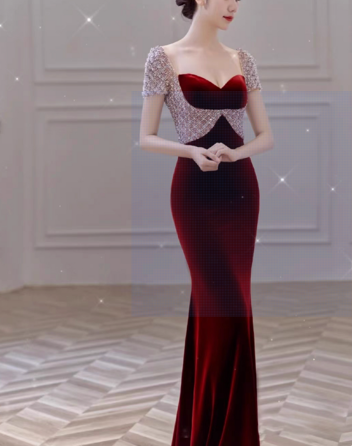 Plissiertes Oberteil mit ausgestellten Ärmeln und Maxirock-Set mit Taillengürtel – Rosiny 