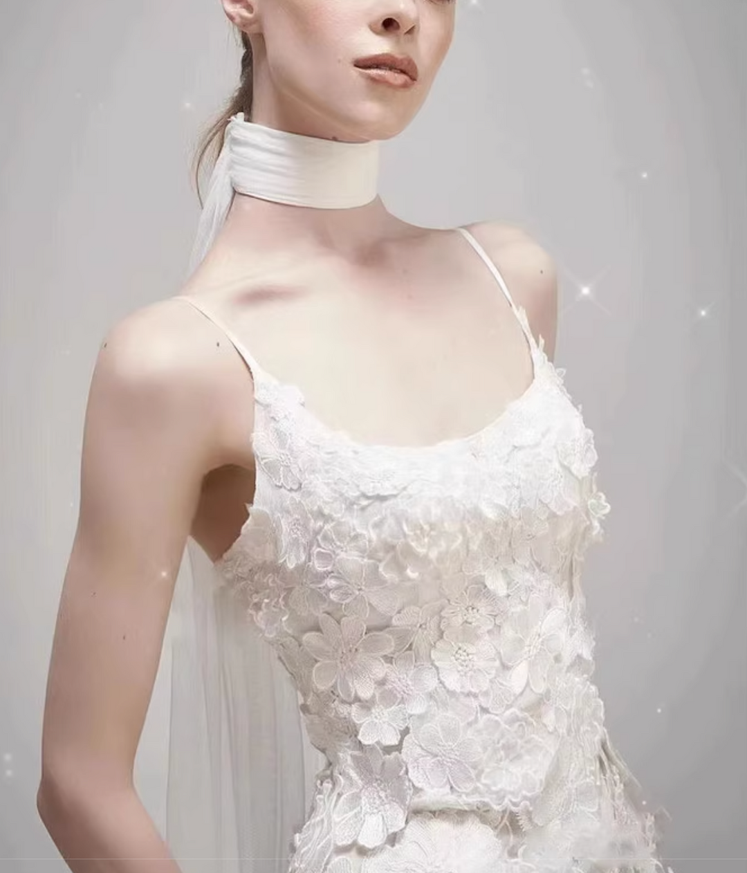 فستان مزين بالزهور مع ذيل شفاف – دارين