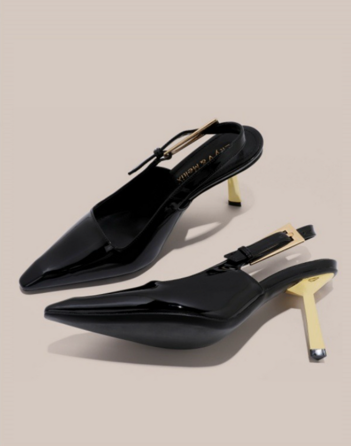 حذاء بكعب مدبب بإبزيم كريستالي – إيسمي