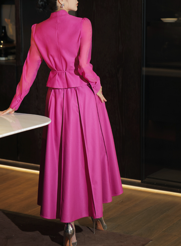 بدلة تنورة ببلوم مع حواف متباينة – نوار