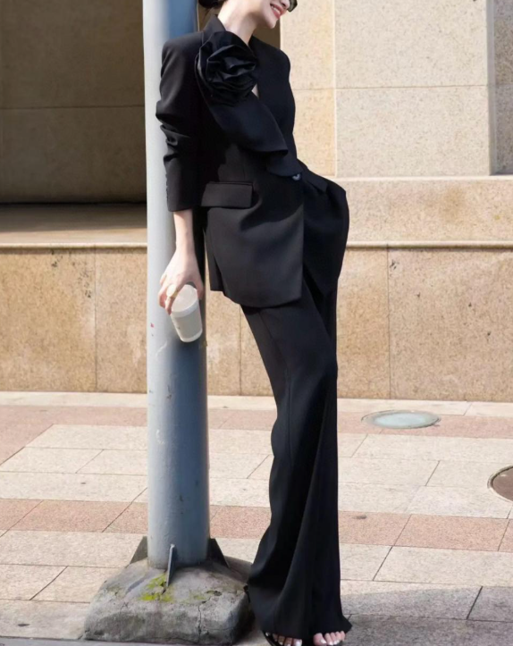 structured suit with oversized floral appliqué – PETAL