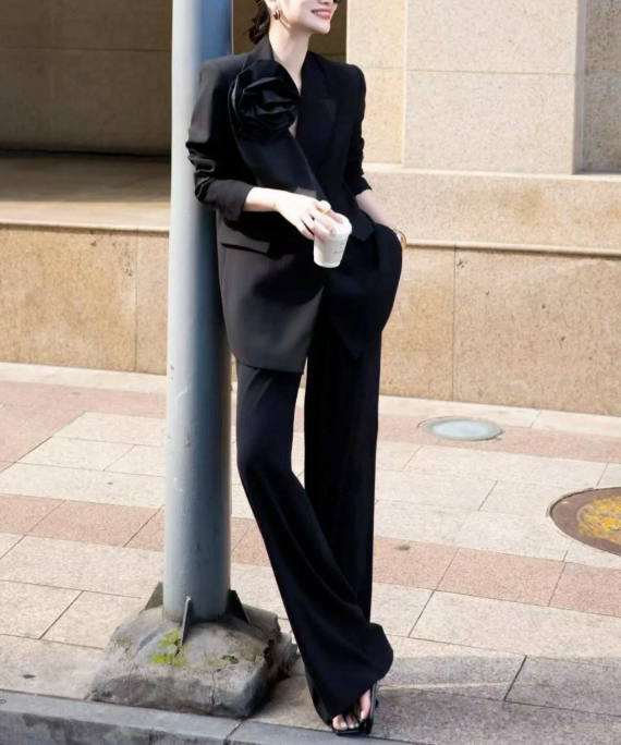 structured suit with oversized floral appliqué – PETAL