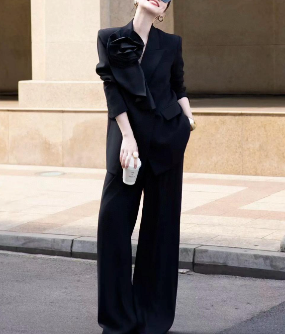 structured suit with oversized floral appliqué – PETAL