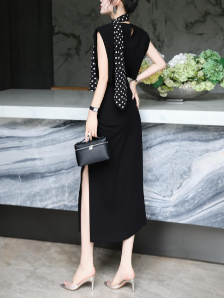 sleek sleeveless dress with side slit – CHIC