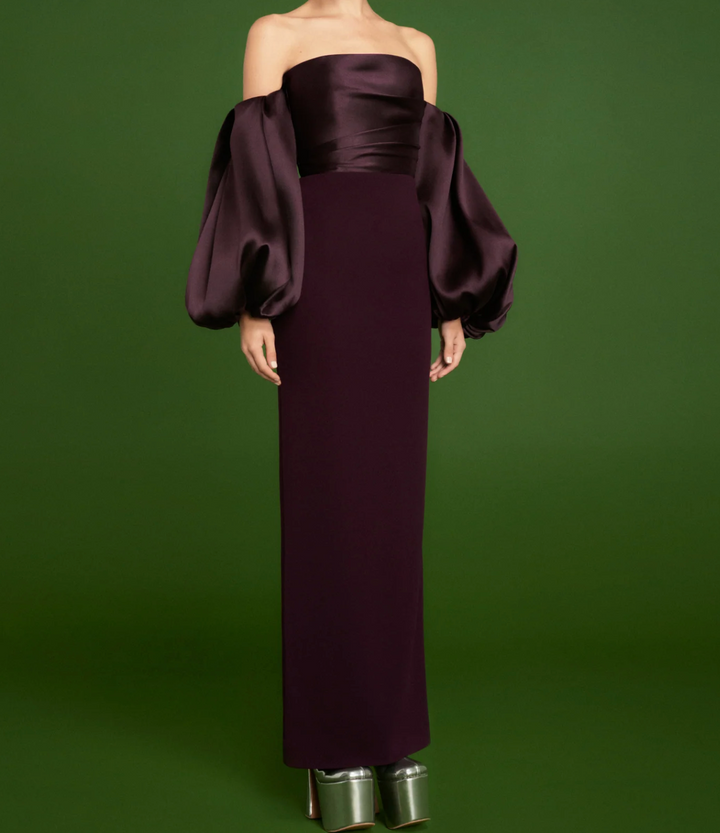 فستان ساتان مكشوف الكتفين بأكمام واسعة – باذنجان